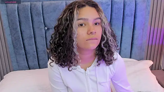 pretty sunlight  online show from 04/22/26, 12:06