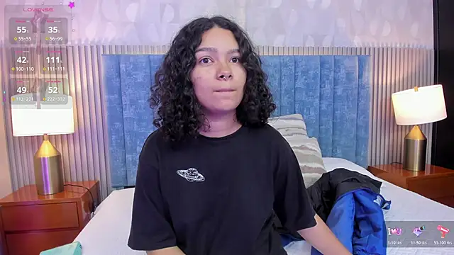 pretty sunlight  online show from 11/21/25, 01:37