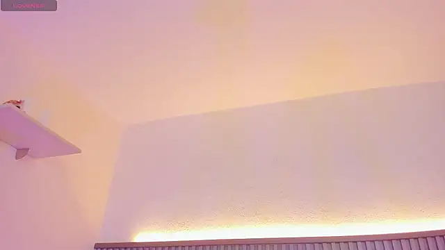 pretty sunlight  online show from 05/27/26, 09:44