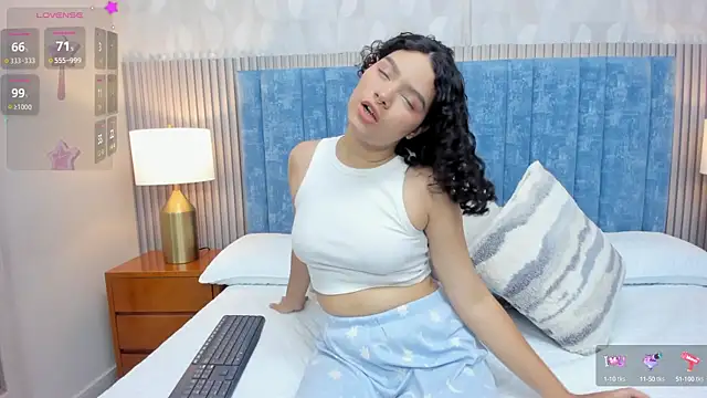 pretty sunlight  online show from 10/21/25, 01:38