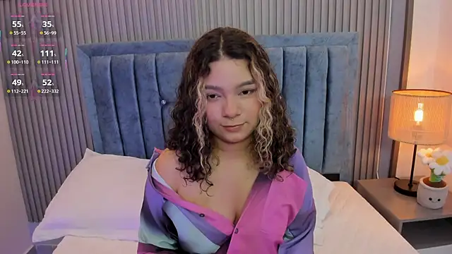 Snapshot of pretty_sunlight_ chatting on 06/26/26, 01:33 pretty sunlight online show from 06/26/26, 01:33