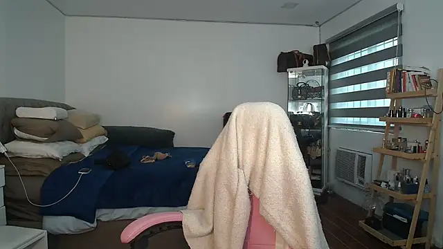 aya saki online show from 09/24/25, 08:21