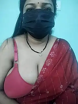 Snapshot of Deepa_09 chatting on 11/15/25, 04:38 Deepa 09 online show from 11/15/25, 04:38