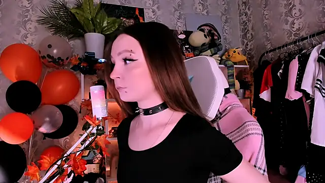 Snapshot of _AsyaSweet chatting on 11/18/25, 06:00 AsyaSweet online show from 11/18/25, 06:00