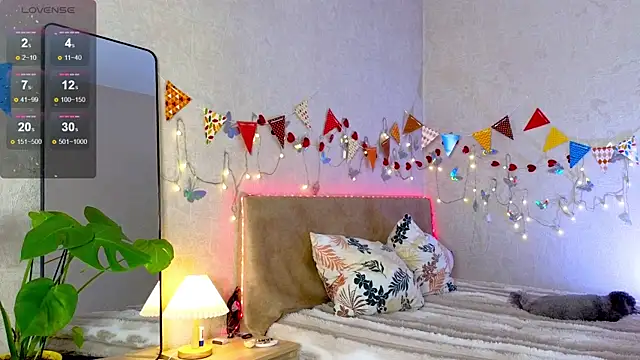 lavenderluxe online show from 11/17/25, 11:58