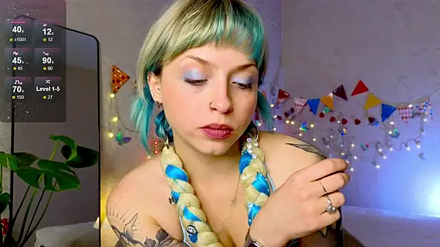 lavenderluxe online show from 10/24/25, 02:05