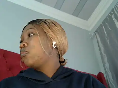 Snapshot of TheSweetBerry chatting on 07/08/26, 08:15 TheSweetBerry online show from 07/08/26, 08:15
