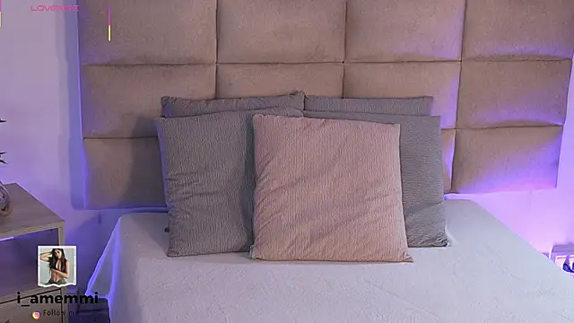 emma brooks1 online show from 10/22/25, 07:57