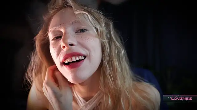 Snapshot of _Phantom_thread_ chatting on 12/04/25, 08:57 Phantom thread online show from 12/04/25, 08:57