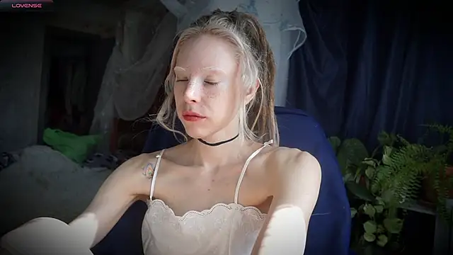  Phantom thread  online show from 03/27/26, 11:00