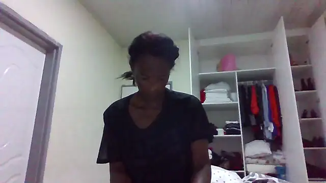 Snapshot of sweets_80 chatting on 04/13/26, 03:54 sweets 80 online show from 04/13/26, 03:54