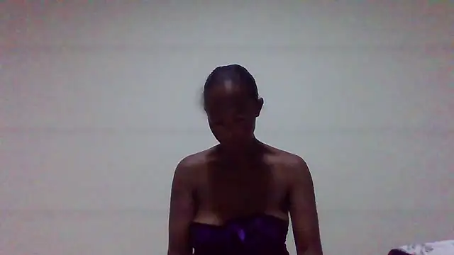 Snapshot of sweets_80 chatting on 05/06/26, 12:58 sweets 80 online show from 05/06/26, 12:58
