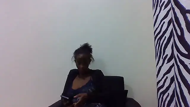 Snapshot of sweets_80 chatting on 06/14/26, 04:41 sweets 80 online show from 06/14/26, 04:41