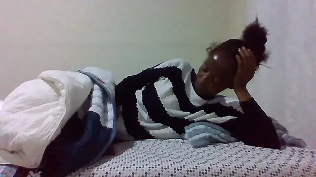 Snapshot of sweets_80 chatting on 07/05/26, 02:49 sweets 80 online show from 07/05/26, 02:49