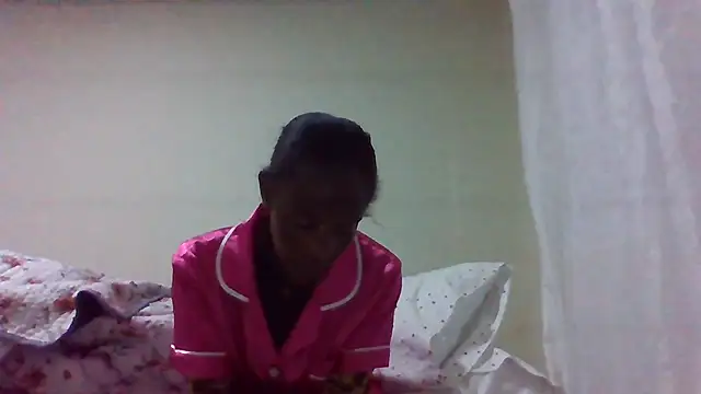 Snapshot of sweets_80 chatting on 06/25/26, 04:45 sweets 80 online show from 06/25/26, 04:45
