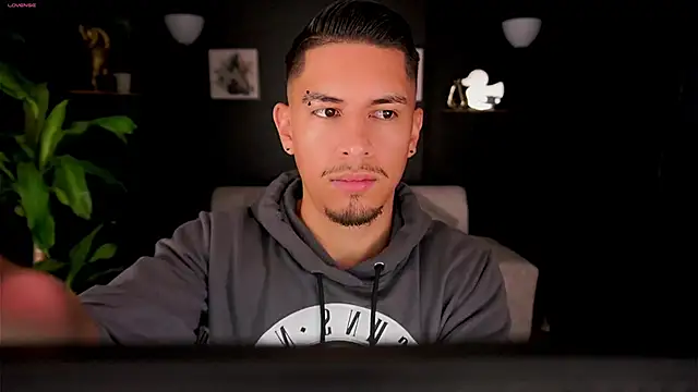 Snapshot of Aaronfox_x chatting on 09/19/25, 11:58 Aaronfox x online show from 09/19/25, 11:58