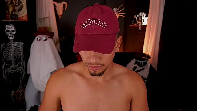 Snapshot of Aaronfox_x chatting on 10/19/25, 12:41 Aaronfox x online show from 10/19/25, 12:41