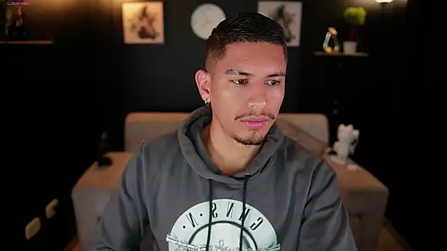 Snapshot of Aaronfox_x chatting on 11/28/25, 09:09 Aaronfox x online show from 11/28/25, 09:09