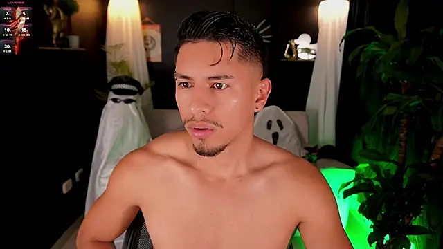 Snapshot of Aaronfox_x chatting on 10/07/25, 02:40 Aaronfox x online show from 10/07/25, 02:40