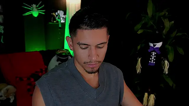 Snapshot of Aaronfox_x chatting on 10/17/25, 06:10 Aaronfox x online show from 10/17/25, 06:10