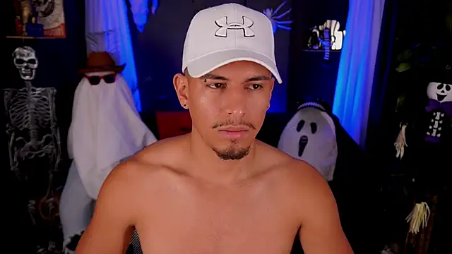 Snapshot of Aaronfox_x chatting on 10/14/25, 01:23 Aaronfox x online show from 10/14/25, 01:23