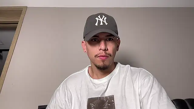 Snapshot of Aaronfox_x chatting on 10/23/25, 09:52 Aaronfox x online show from 10/23/25, 09:52