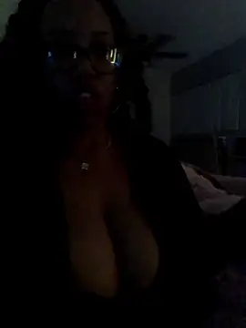 Snapshot of KittyKayla chatting on 10/19/25, 07:55 KittyKayla online show from 10/19/25, 07:55