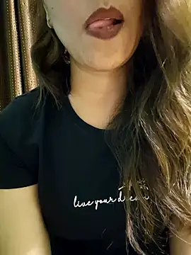 Snapshot of MIss-Naina chatting on 02/09/25, 10:20 MIss-Naina online show from 02/09/25, 10:20
