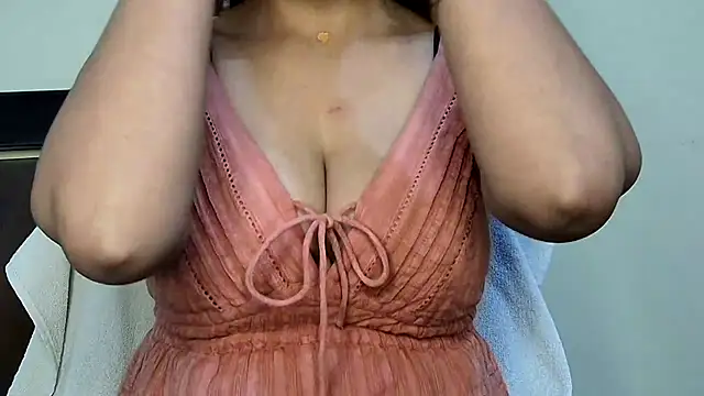 MIss-Naina online show from 11/18/25, 08:39