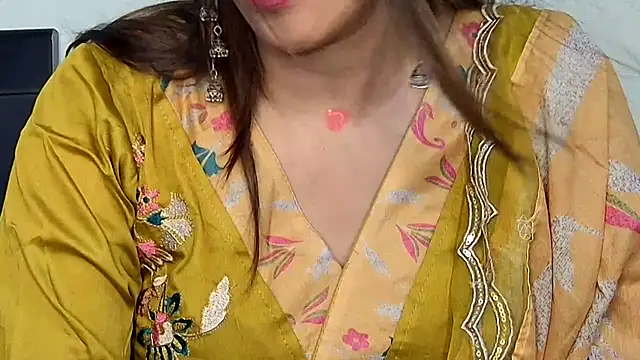 MIss-Naina online show from 10/28/25, 08:24