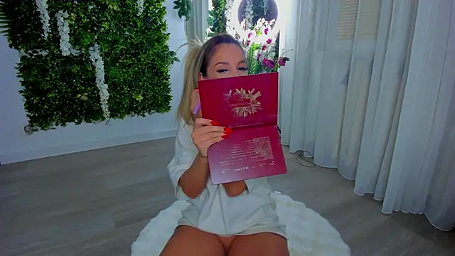 Snapshot of VivienCarter chatting on 01/10/26, 02:29 VivienCarter online show from 01/10/26, 02:29