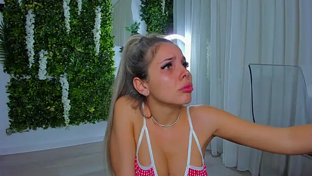 Snapshot of VivienCarter chatting on 10/30/25, 08:50 VivienCarter online show from 10/30/25, 08:50