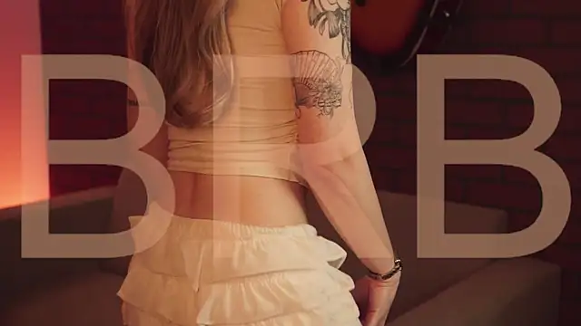 EllieCutes online show from 10/28/25, 07:51