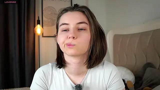 MeghanElson online show from 06/03/26, 02:55