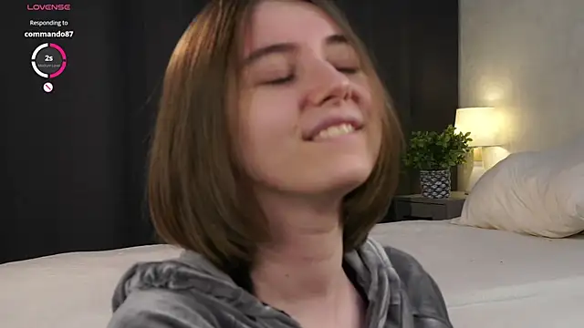 MeghanElson online show from 04/12/26, 01:03