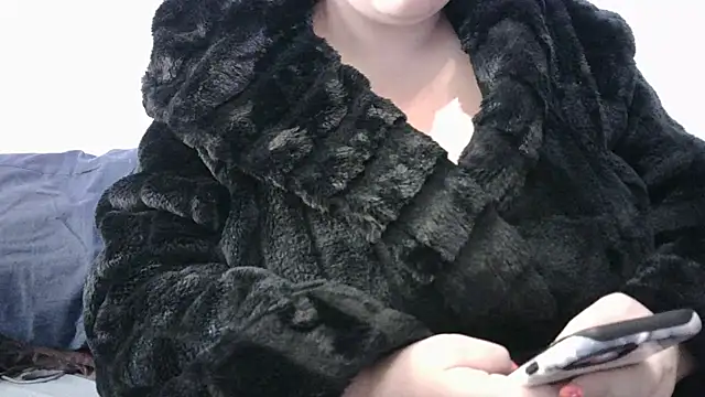 busty-bella1 online show from 09/29/25, 09:27