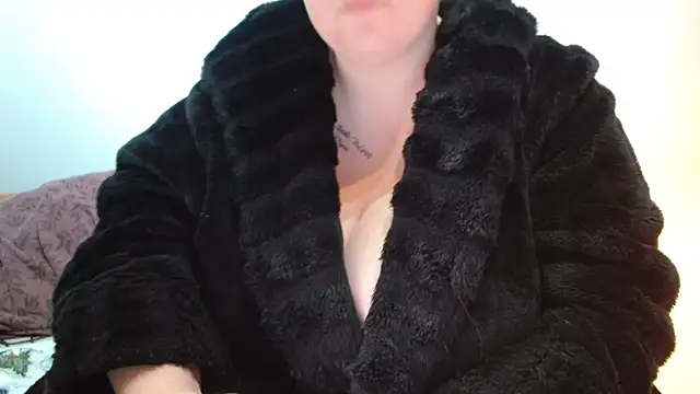 busty-bella1 online show from 01/07/26, 11:37