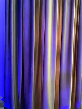 madelinexx online show from 11/12/25, 12:20