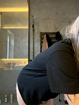 madelinexx online show from 10/24/25, 11:09