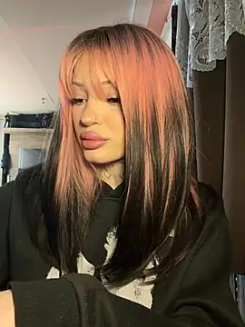 madelinexx online show from 03/23/26, 08:47