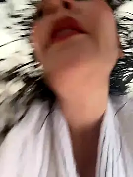 Snapshot of Elizabeth_Dupont chatting on 09/13/25, 07:14 Elizabeth Dupont online show from 09/13/25, 07:14