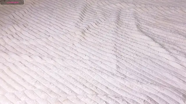 Snapshot of WildaBendell chatting on 03/11/25, 05:35 WildaBendell online show from 03/11/25, 05:35