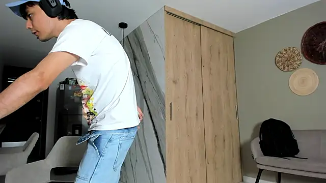 Huge latin cock online show from 02/08/25, 09:04