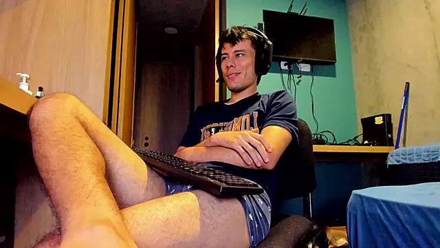 Huge latin cock online show from 06/11/26, 02:53