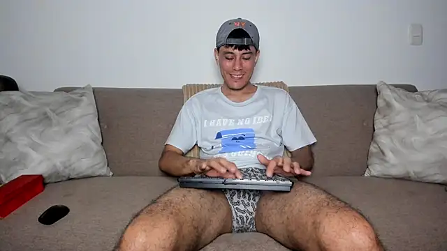 Huge latin cock online show from 10/04/25, 10:11