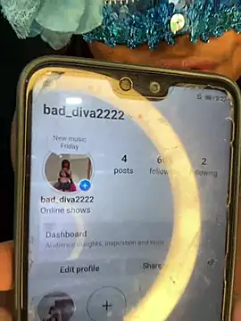 Snapshot of bad_diva chatting on 01/03/25, 08:54 bad diva online show from 01/03/25, 08:54