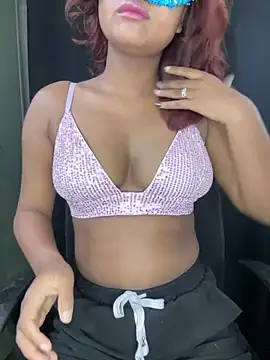 Snapshot of bad_diva chatting on 01/16/25, 04:28 bad diva online show from 01/16/25, 04:28