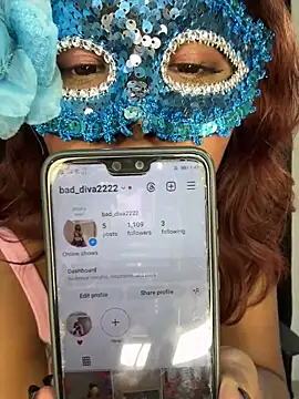 Snapshot of bad_diva chatting on 01/27/25, 08:18 bad diva online show from 01/27/25, 08:18