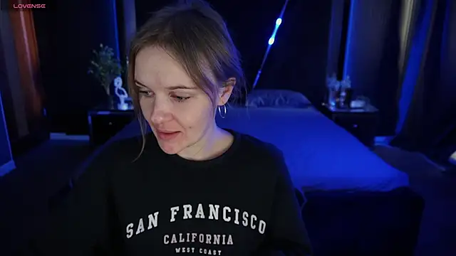 MaribelRiverr  online show from 09/26/25, 05:47