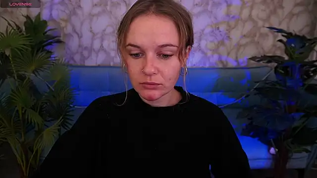 MaribelRiverr  online show from 10/10/25, 05:41